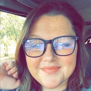 Meet your Posher, Malissa